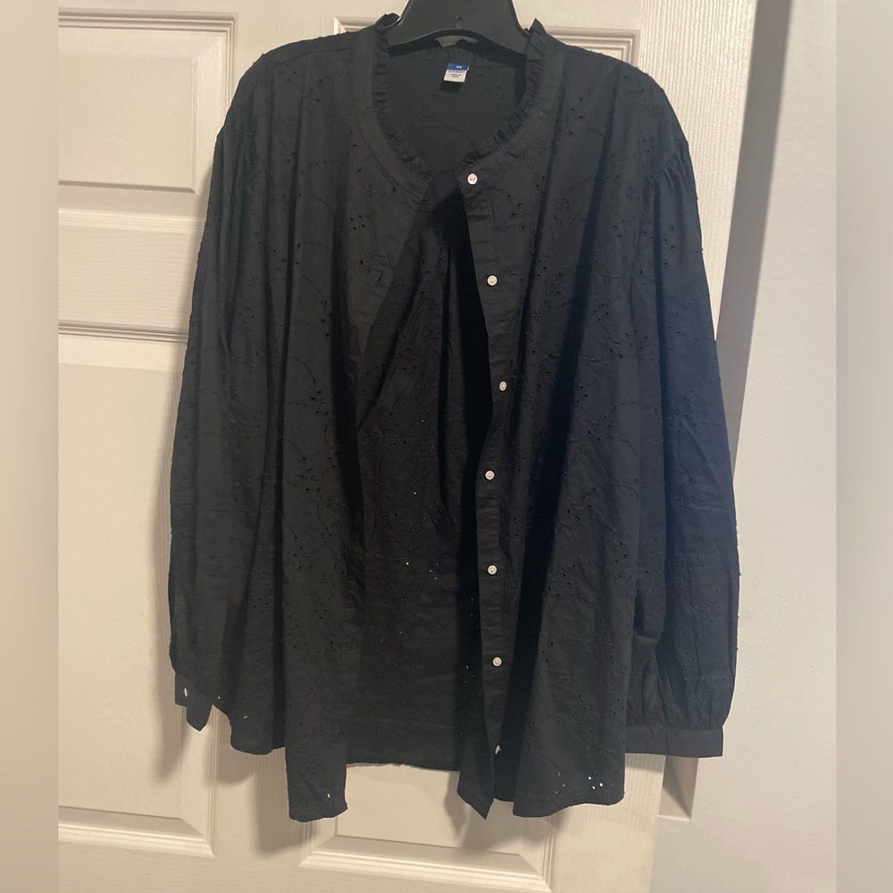 Black button up eyelet shirt from Old Navy, size 3X